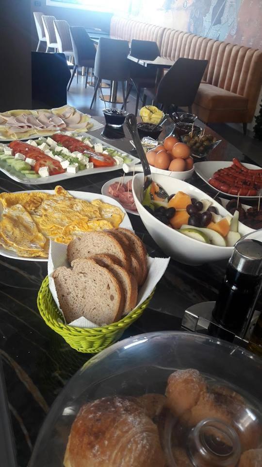 Nomelia Residence B&B Wlora Zewnętrze zdjęcie